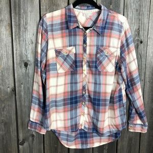 Neutral Flannel Plaid Button Down high-low detail